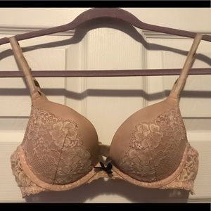 Light Pink Victoria’s Secret Push-Up Bra 34B